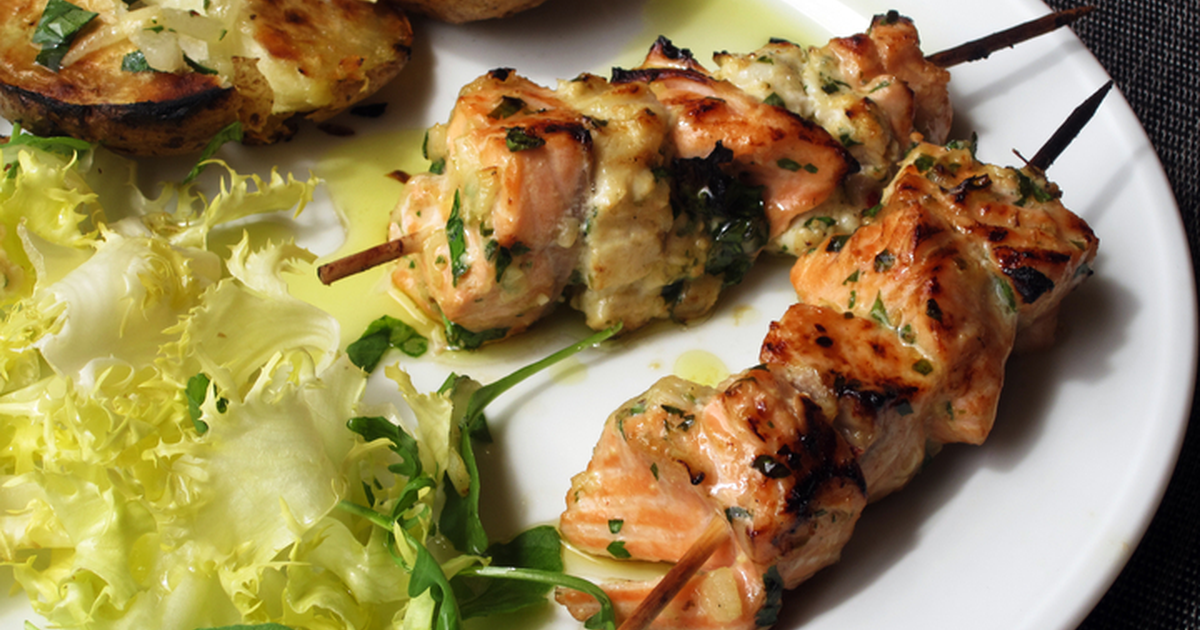 Шашлык из рыбы на мангале. какую рыбу выбрать и как приготовить шашлык из рыбы