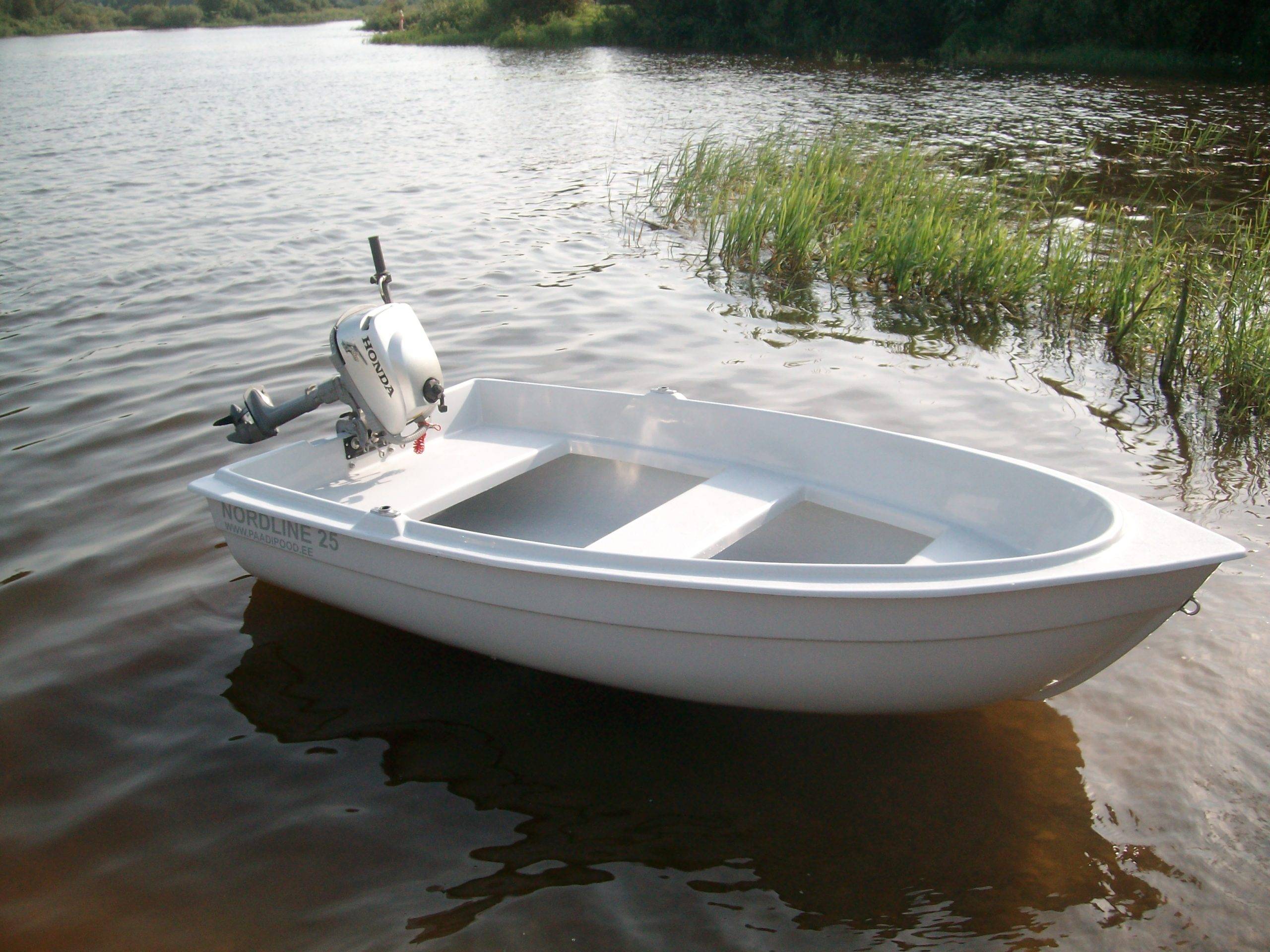 Пластиковые лодки под мотор для рыбалки, преимущества и недостатки