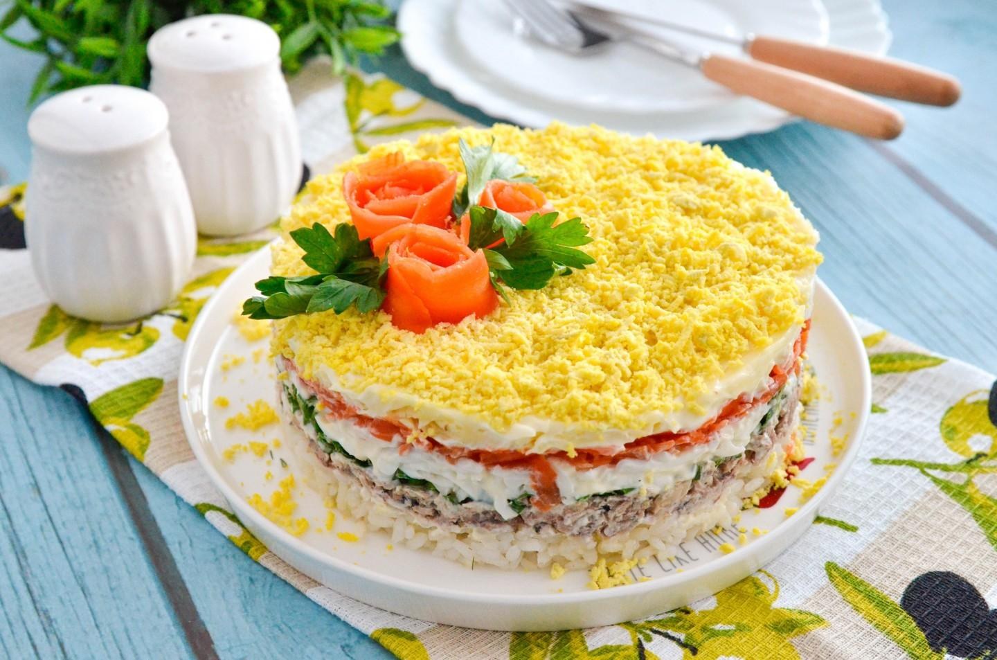 Салат мимоза с консервами — 8 классических рецептов