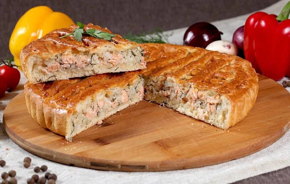 Пирог с сайрой и картошкой – 7 домашних рецептов
