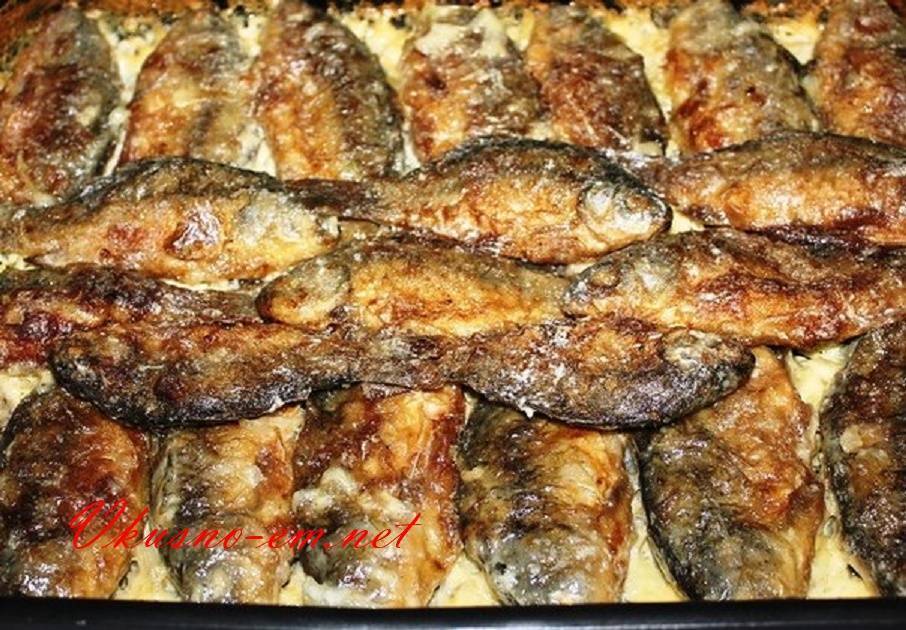 Жареный карась на сковороде – 6 простых и вкусных рецептов