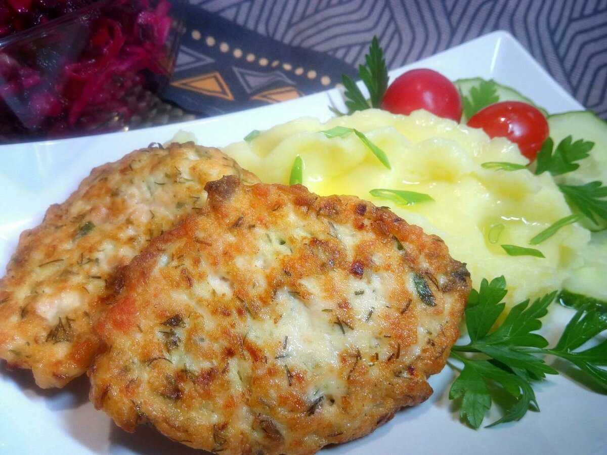 Рубленные рыбные котлеты (с сыром и сухарями) рецепт с фото за 30 минут
