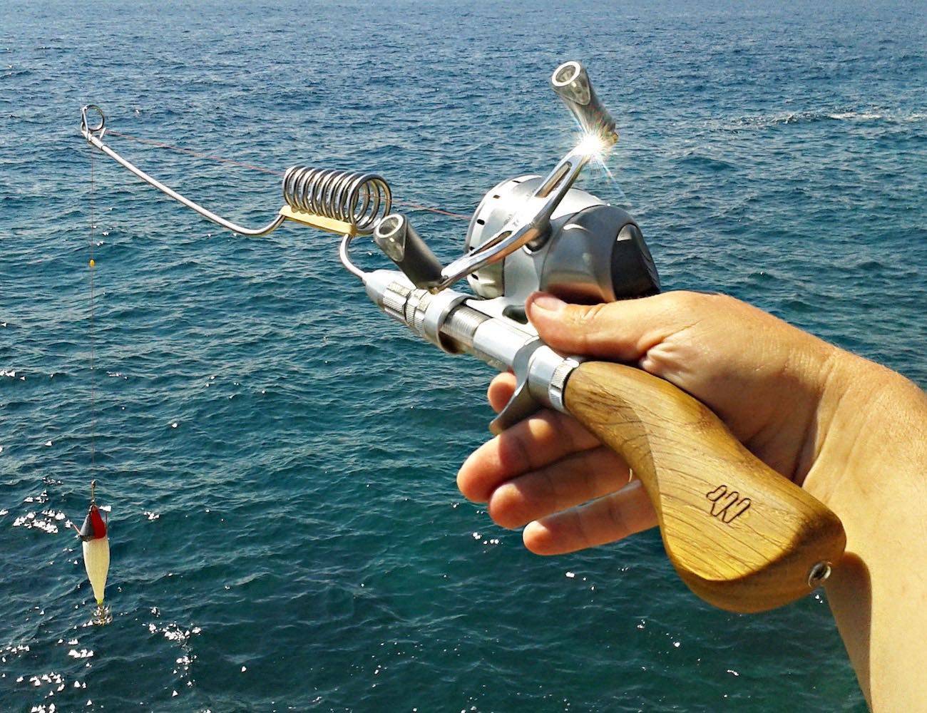Ловля спиннингом на море. Карманный спиннинг Wormy CFS. Спиннинг Compact Fishing Systems. Рыбалка на спиннинг. Необычные удочки.