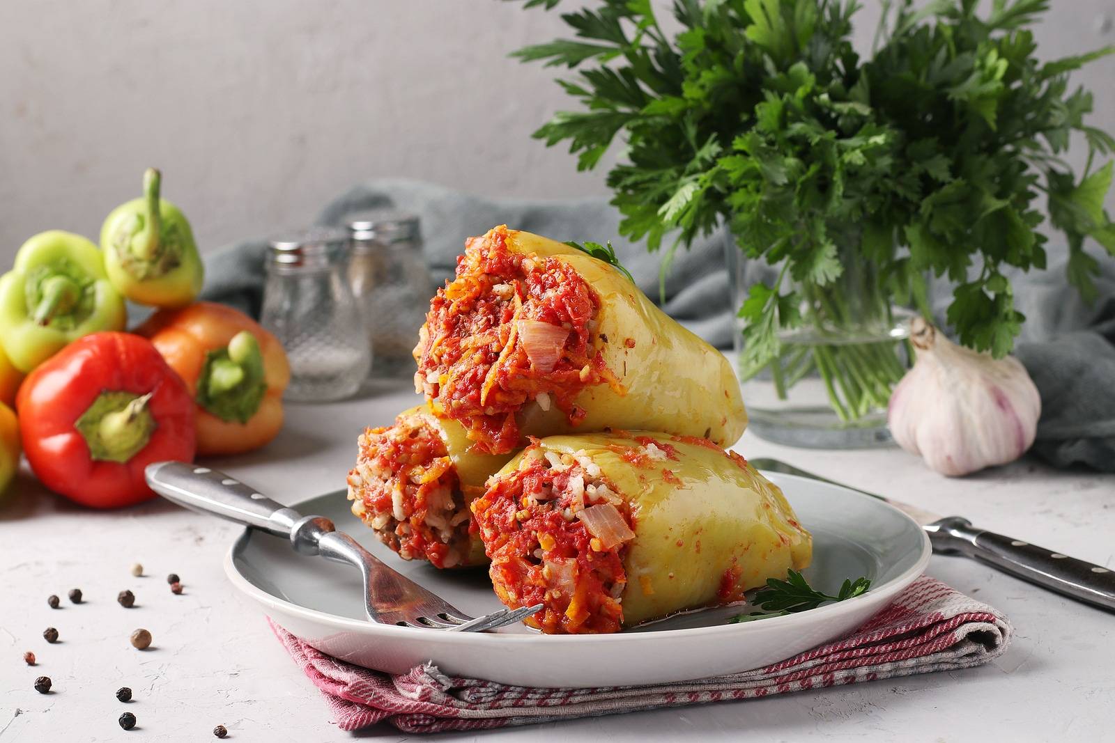 Перец фаршированный 2 очень вкусных рецепта и видео