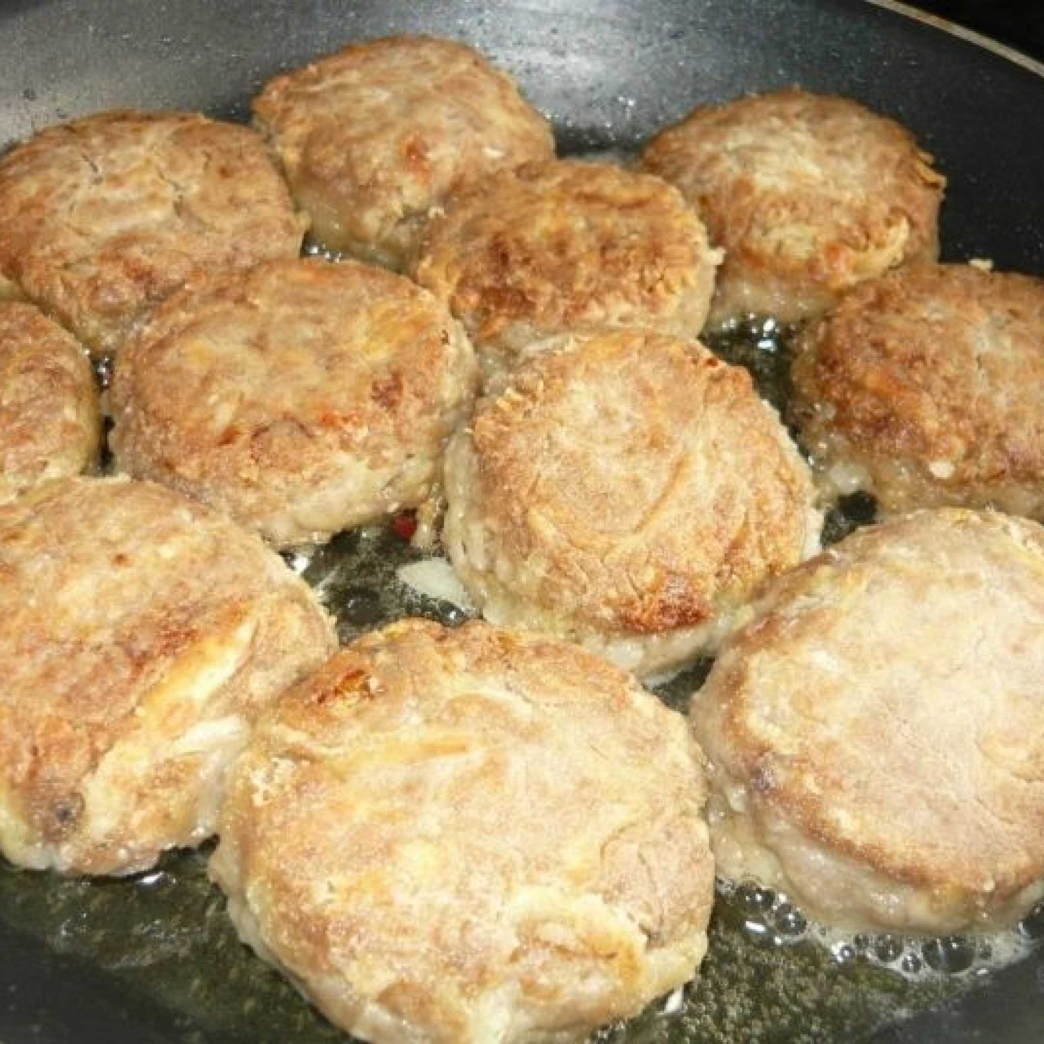 Котлеты из консервов рыбных: лучшие рецепты приготовления с рисом, манкой и картофелем