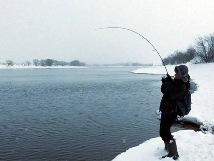 Ловля на спиннинг зимой: выбор снастей, приманки, одежды и особенности рыбалки