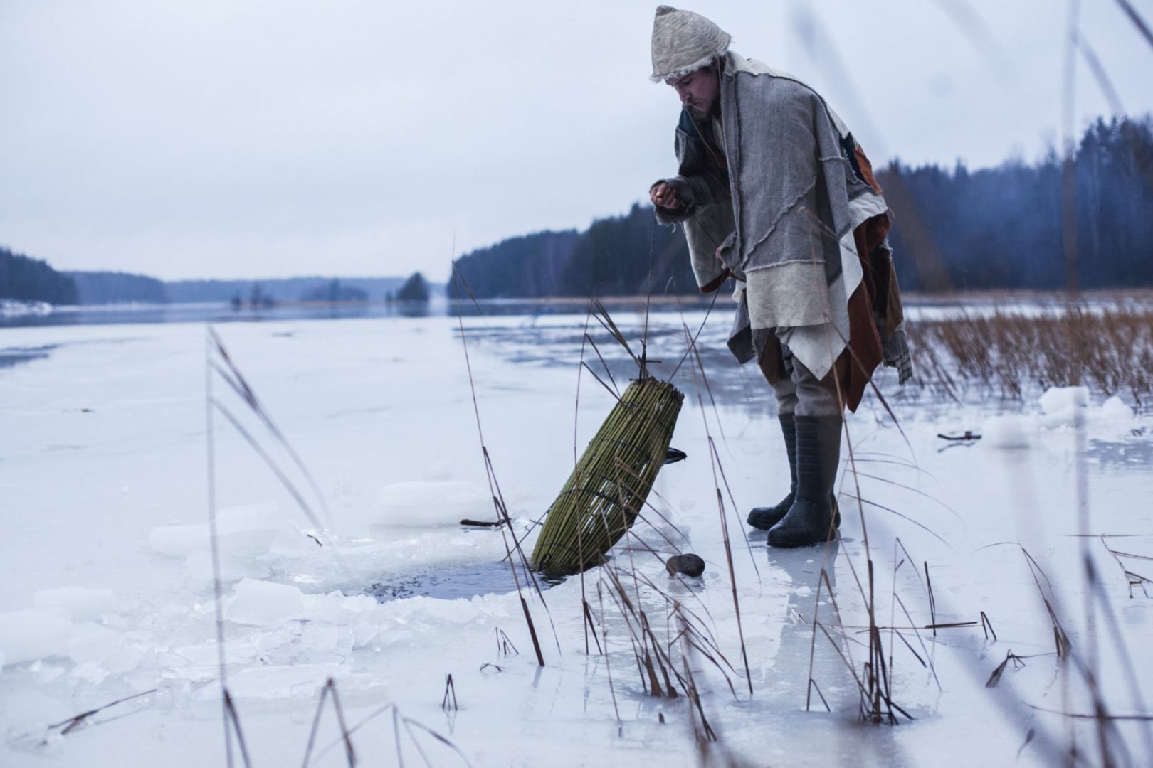 Тактические приемы на речной рыбалке зимой