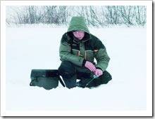 Как правильно ловить окуня зимой на съедобную резину и силикон