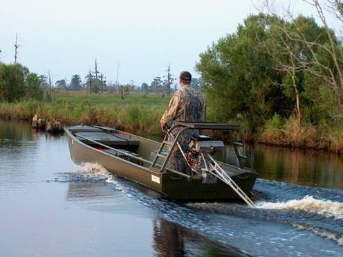 Как выбрать лодку для рыбалки на мелководье