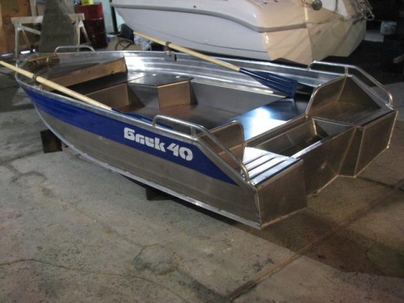 Производители алюминиевых лодок. Лодка СПЭВ блик 40. Алюминиевые лодки блик 40. Алюминиевая лодка Винбот-430. Алюминиевая лодка Вельбот 390.