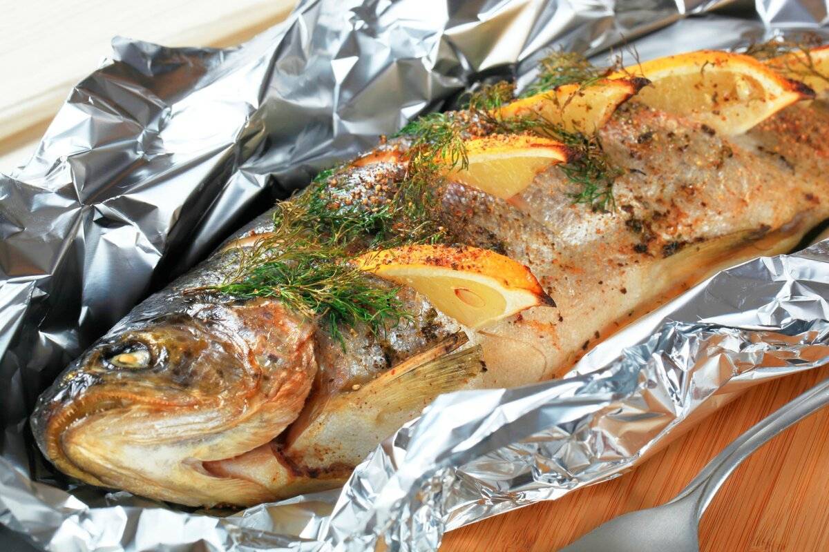 Как приготовить речную рыбу в духовке