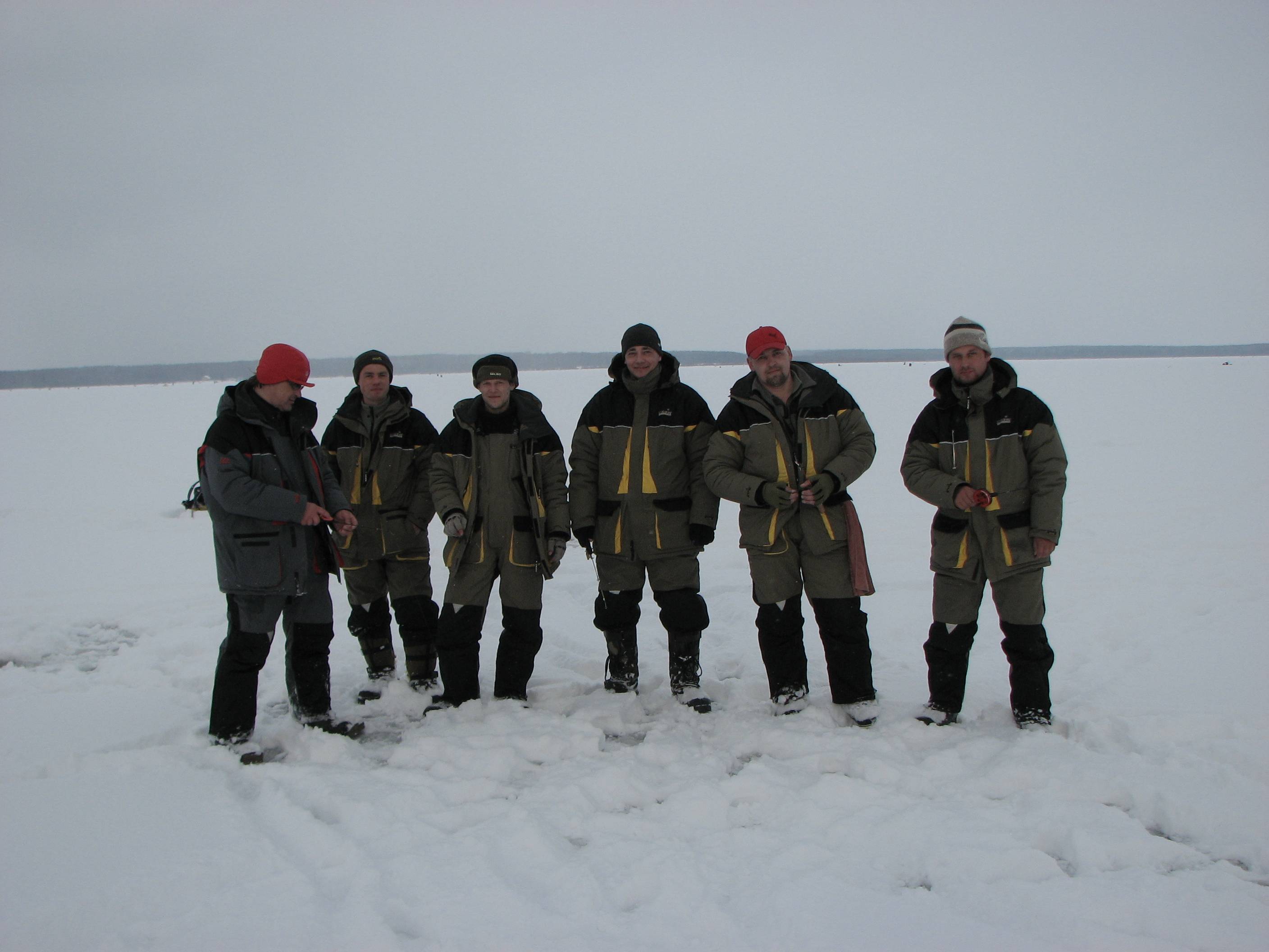 Все о сетях для зимней рыбалки: как выбрать место, правила установки, полезные рекомендации