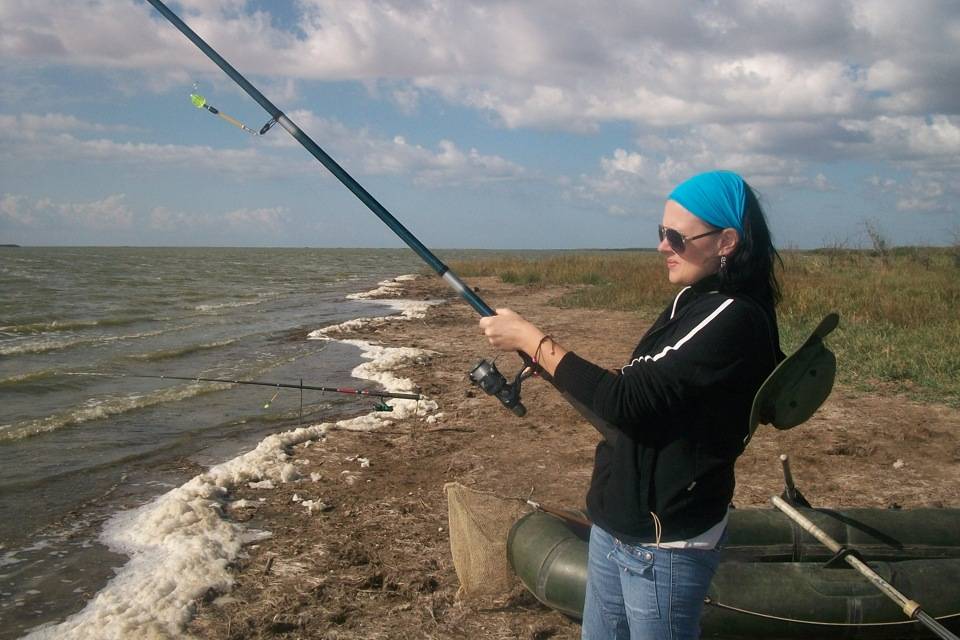 Рыбалка с берега на черном море